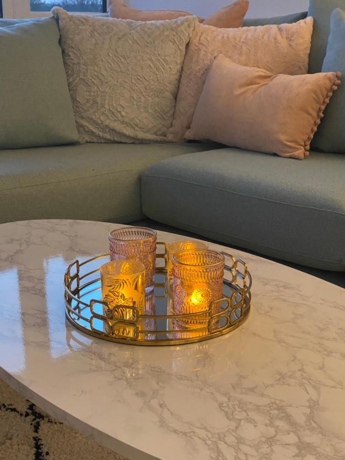 Lees Lookout Holt ,2 Bedroom Luxury Apartment With Private Parking エクステリア 写真