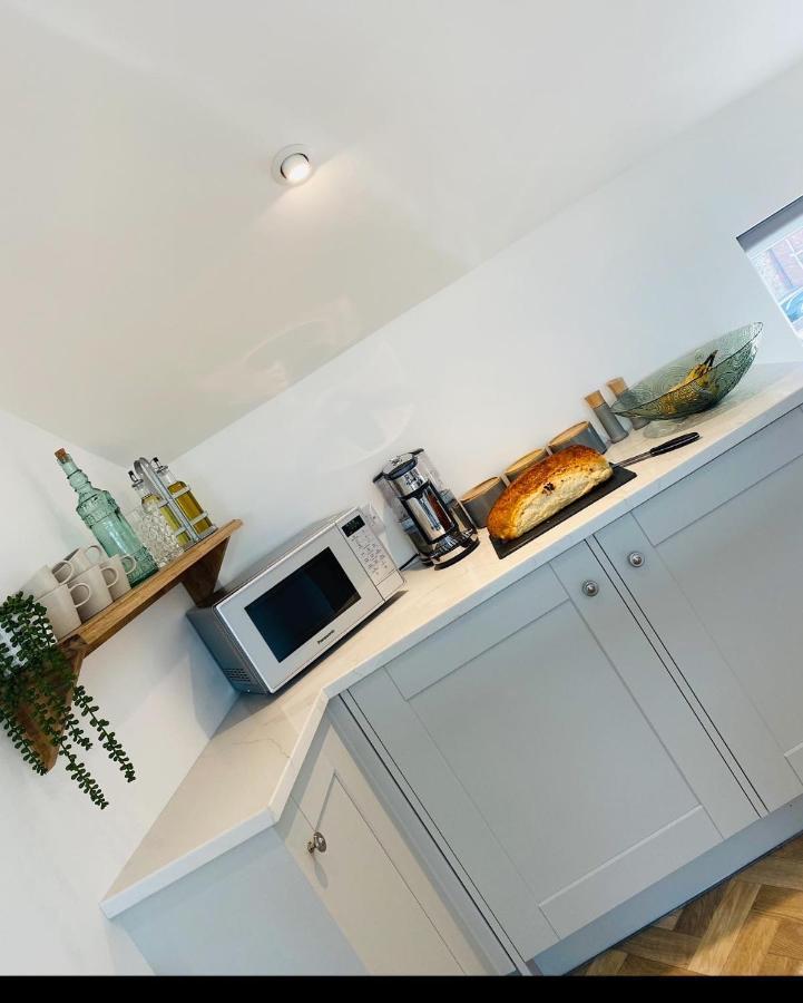Lees Lookout Holt ,2 Bedroom Luxury Apartment With Private Parking エクステリア 写真
