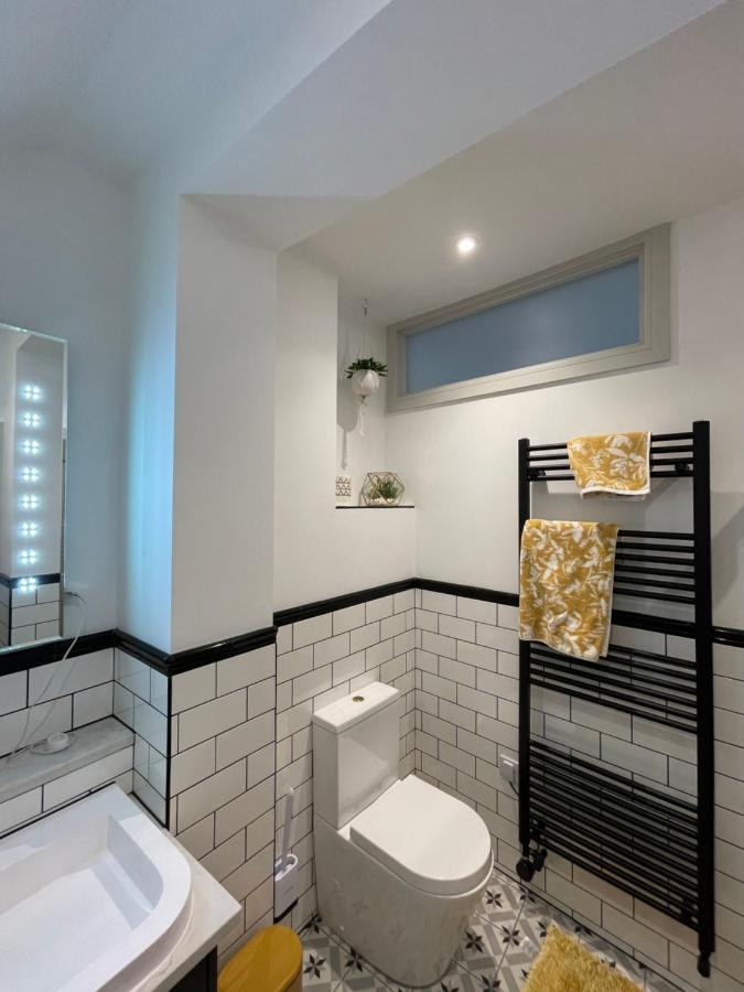 Lees Lookout Holt ,2 Bedroom Luxury Apartment With Private Parking エクステリア 写真