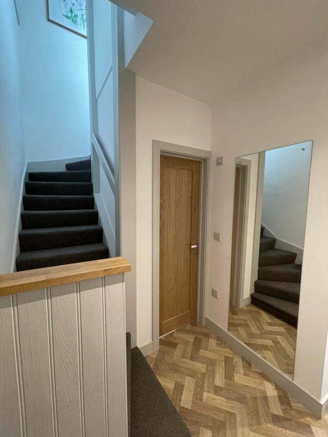 Lees Lookout Holt ,2 Bedroom Luxury Apartment With Private Parking エクステリア 写真