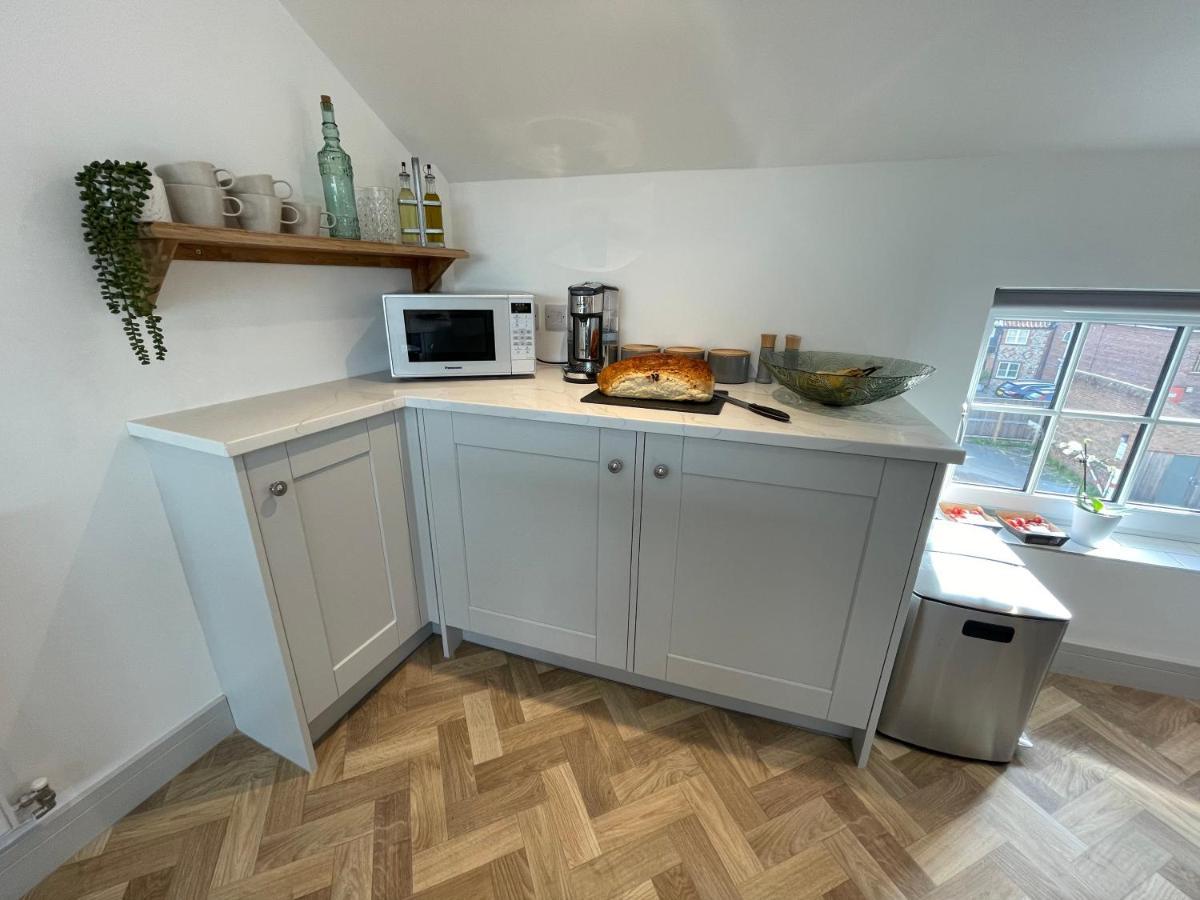 Lees Lookout Holt ,2 Bedroom Luxury Apartment With Private Parking エクステリア 写真